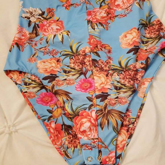 Adriana Iglesias Deep V Floral Stretch Silk Bodysuit - Picture 11 of 16